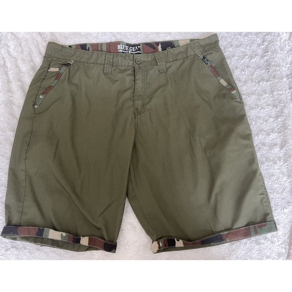 Bluegear Men’s Olive Green Camo Accent Flat Front Shorts Size 42